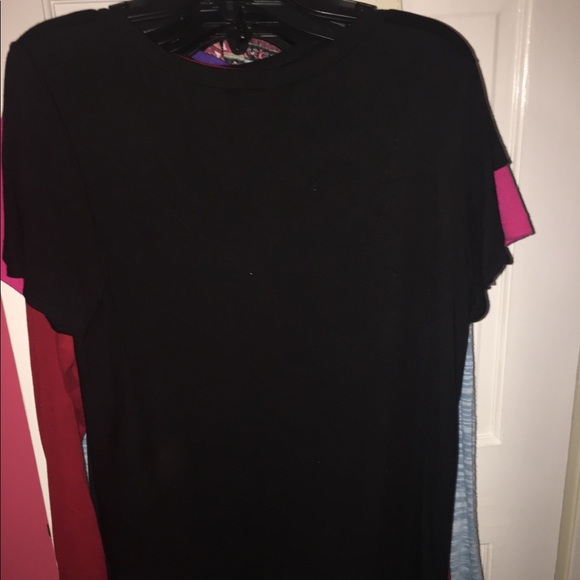 Black v-neck tee - Picture 3 of 7